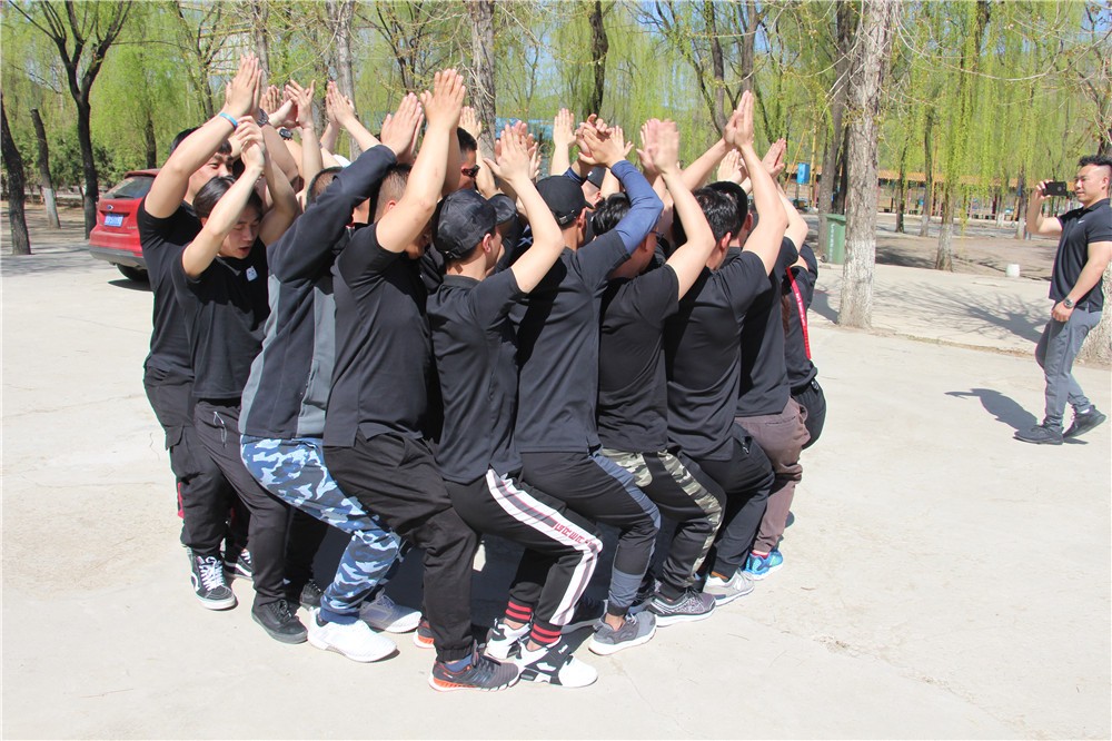 [延慶快樂(lè)假日大酒店]+戰(zhàn)狼特訓(xùn)一日活動(dòng)
