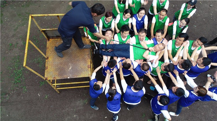 [上海華博生態(tài)拓展基地]+戰(zhàn)狼特訓(xùn)一日拓展活動