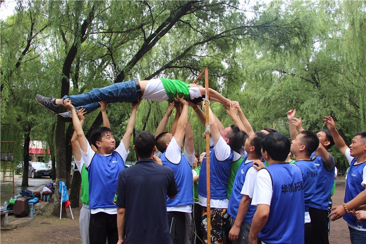 [上海華博生態(tài)拓展基地]+戰(zhàn)狼特訓(xùn)一日拓展活動